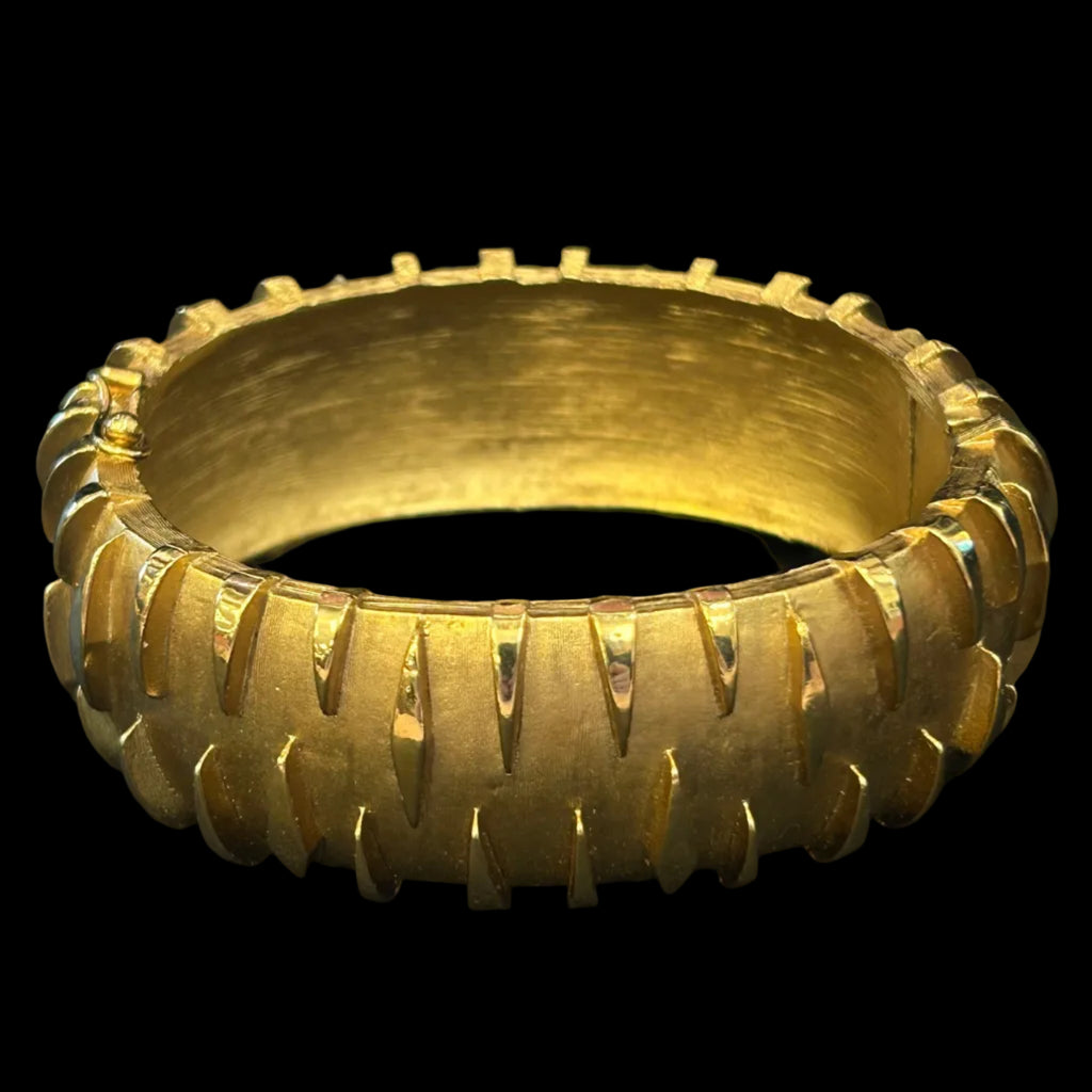 Vintage Crown Trifari "Sculpturesque" Spiked Hinged Bangle