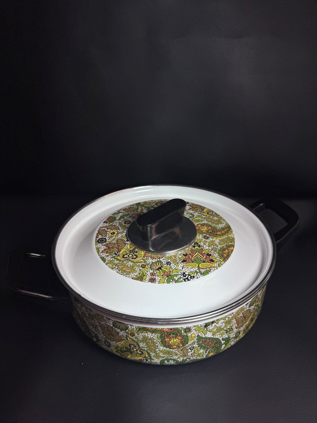 Vintage Floral Enamel Casserole Dish with Lid