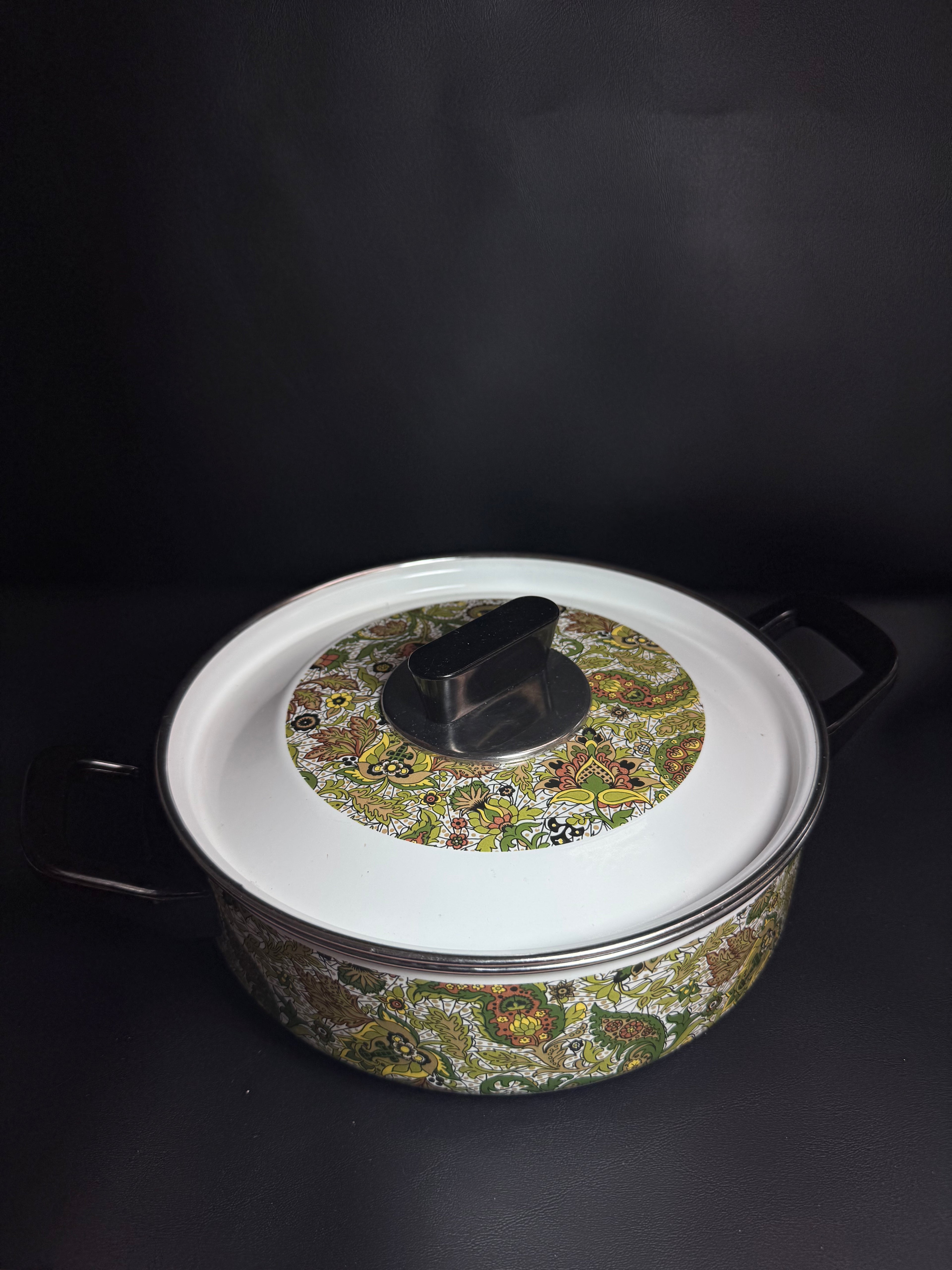 Vintage Floral Enamel Casserole Dish with Lid