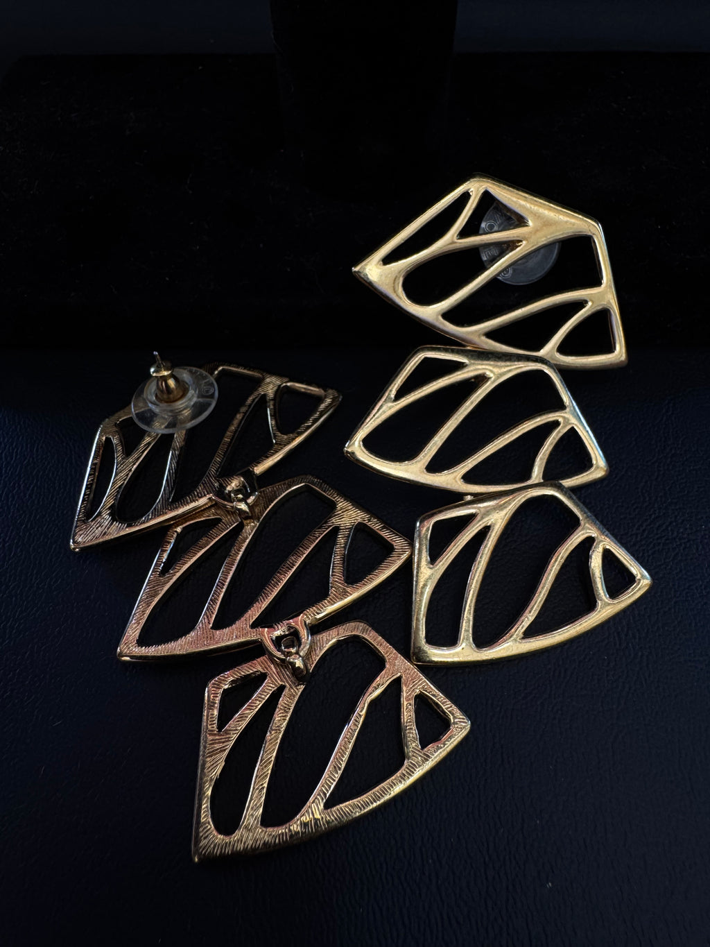 Vintage 80s Gold-Tone Tiered Fan Dangle Earrings