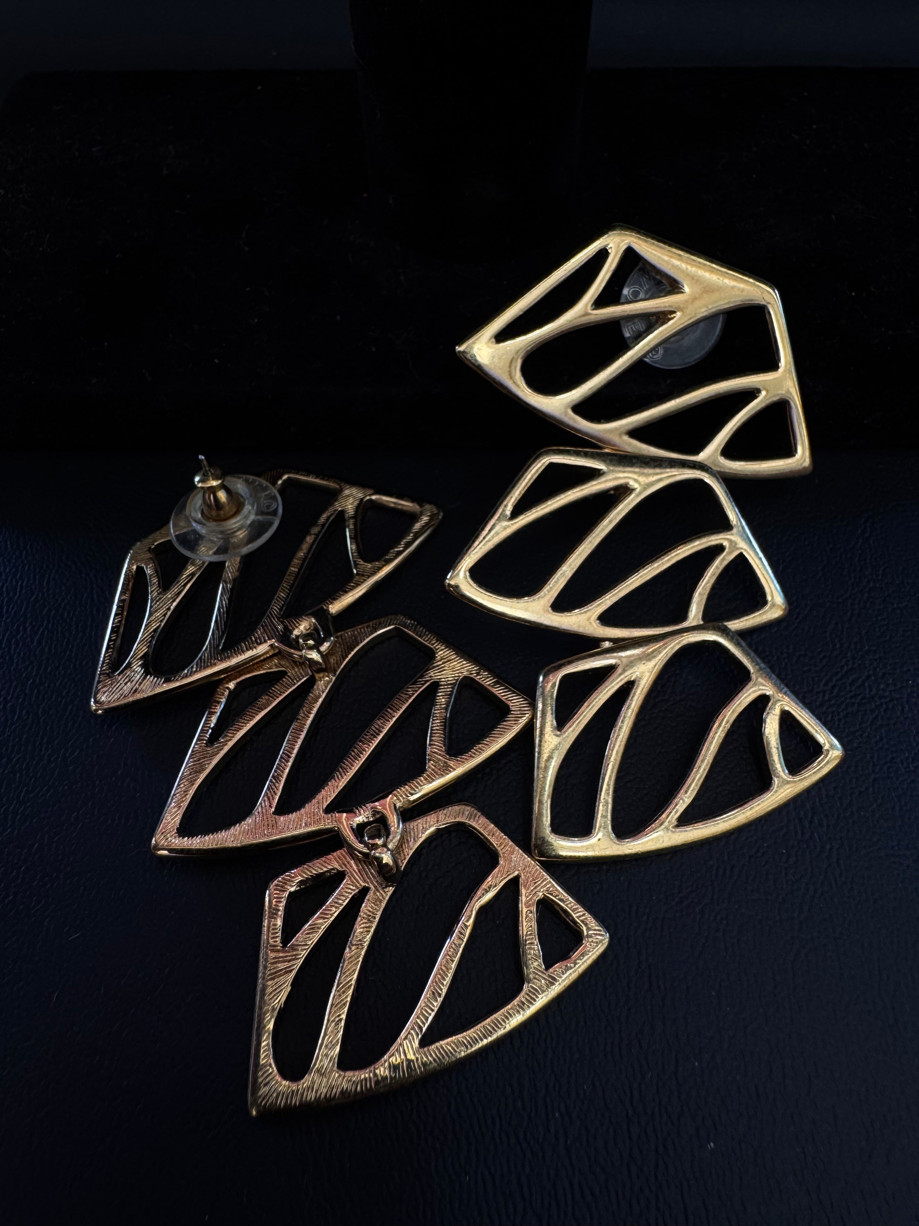 Vintage 80s Gold-Tone Tiered Fan Dangle Earrings