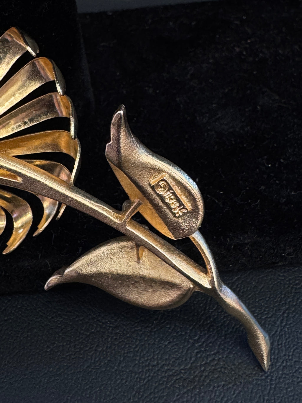 Vintage Hedy (Hedison) Gold-Tone Sunflower Brooch