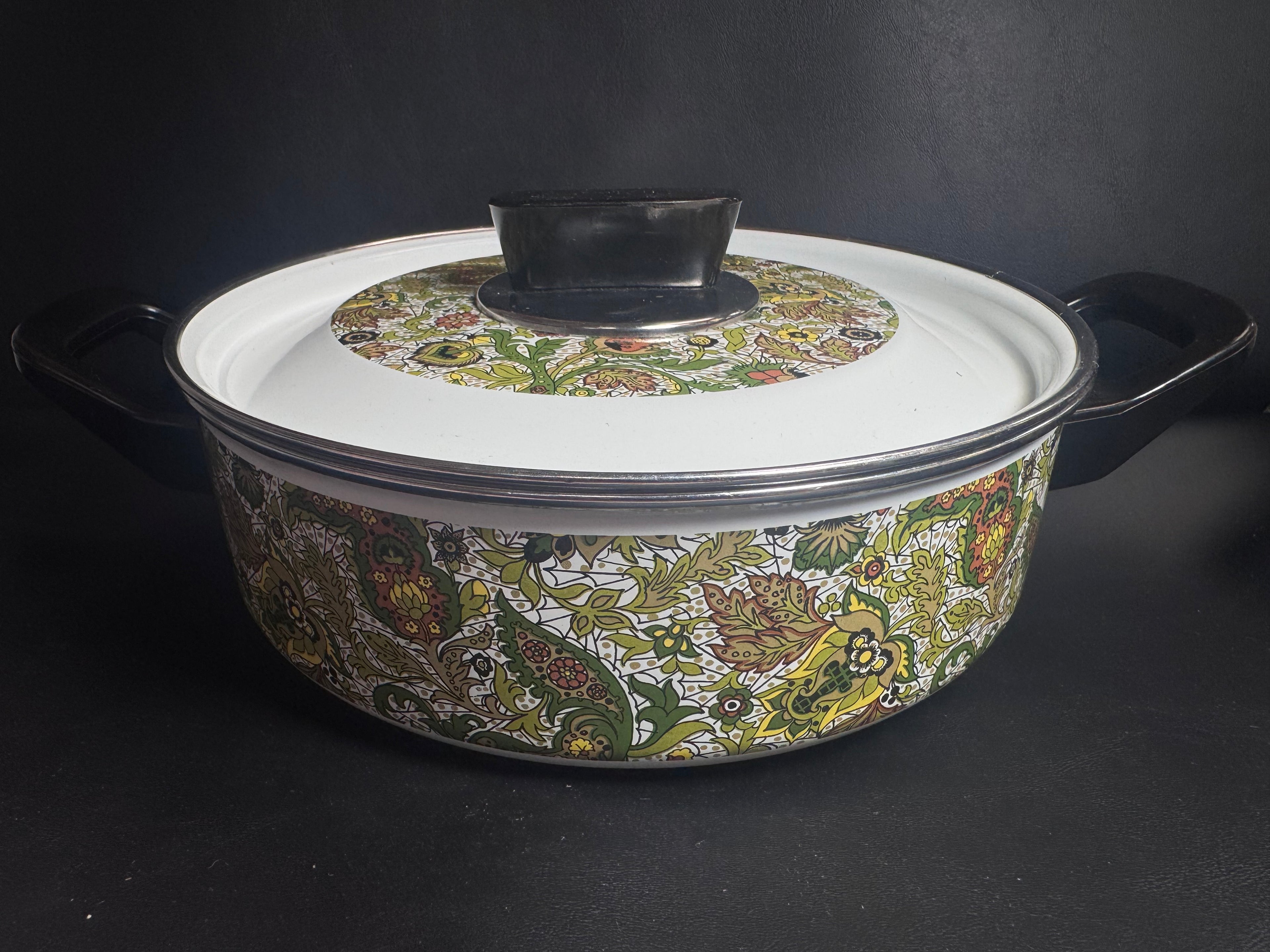 Vintage Floral Enamel Casserole Dish with Lid