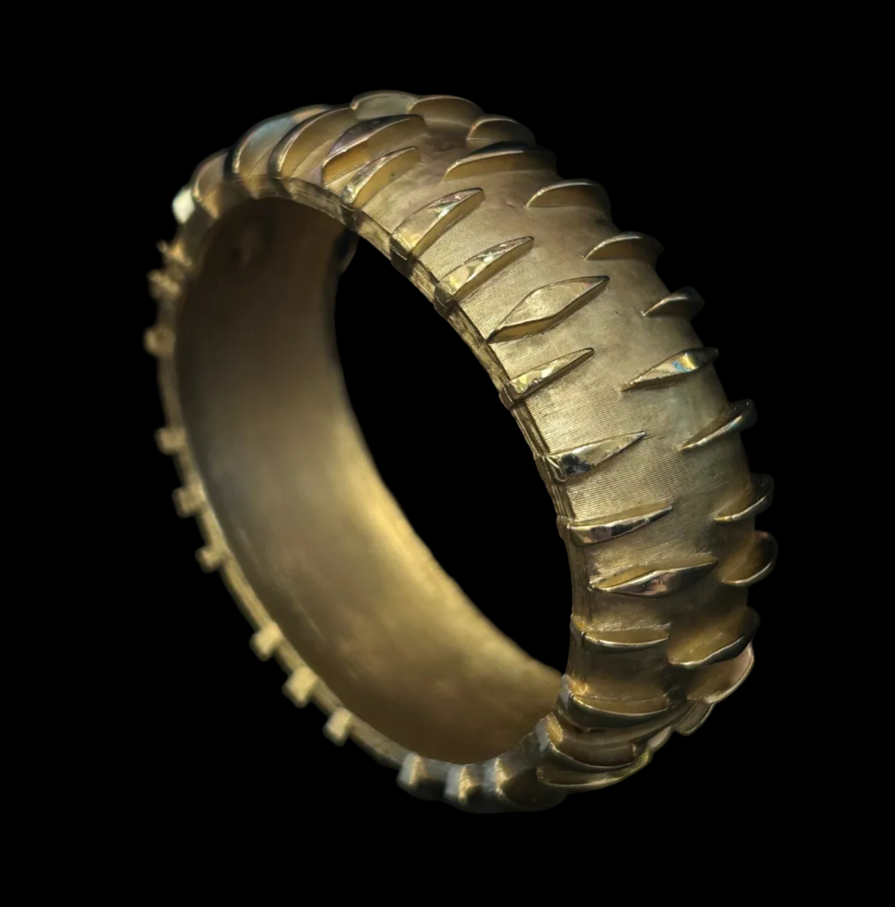 Vintage Crown Trifari "Sculpturesque" Spiked Hinged Bangle