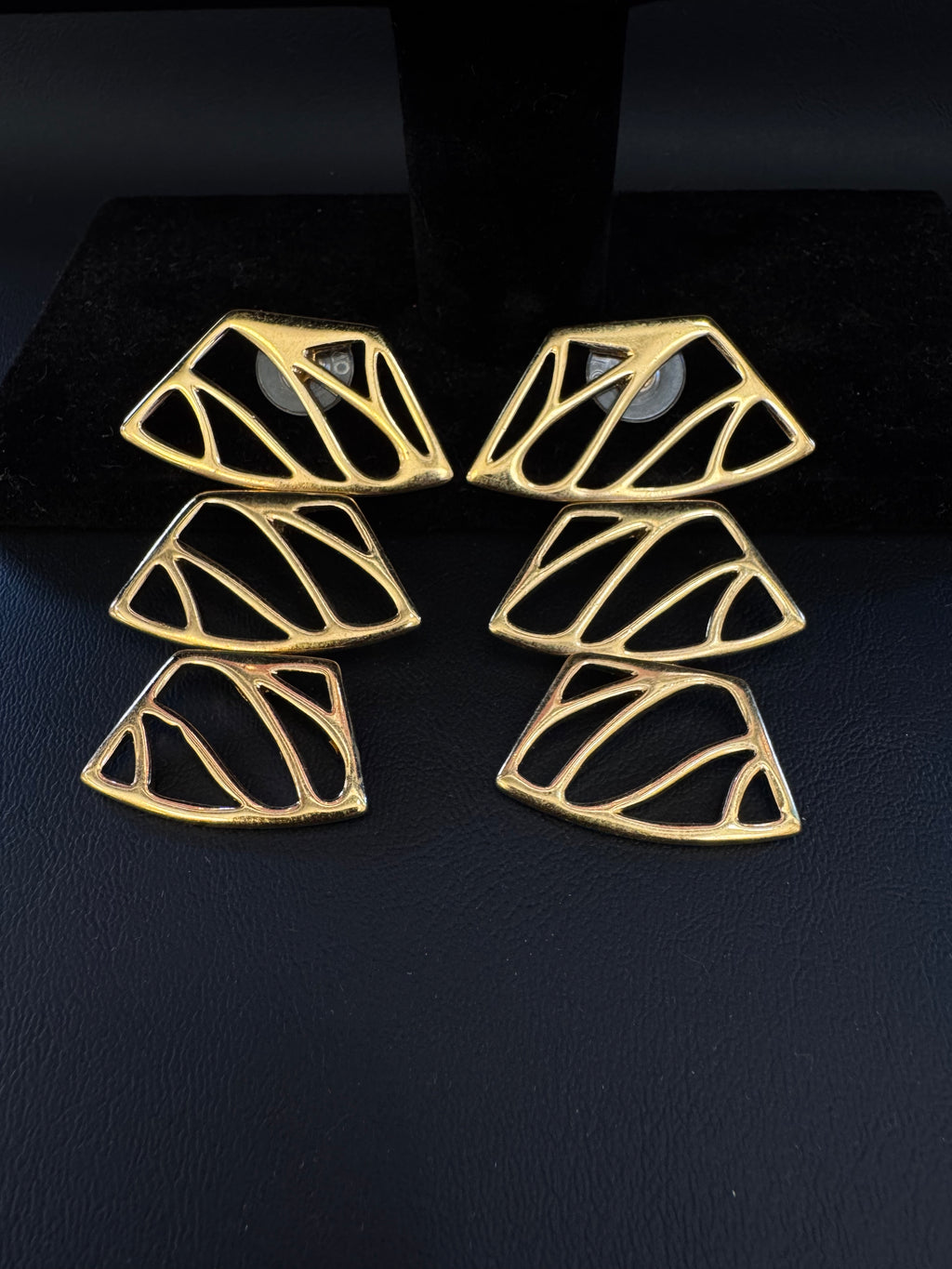 Vintage 80s Gold-Tone Tiered Fan Dangle Earrings