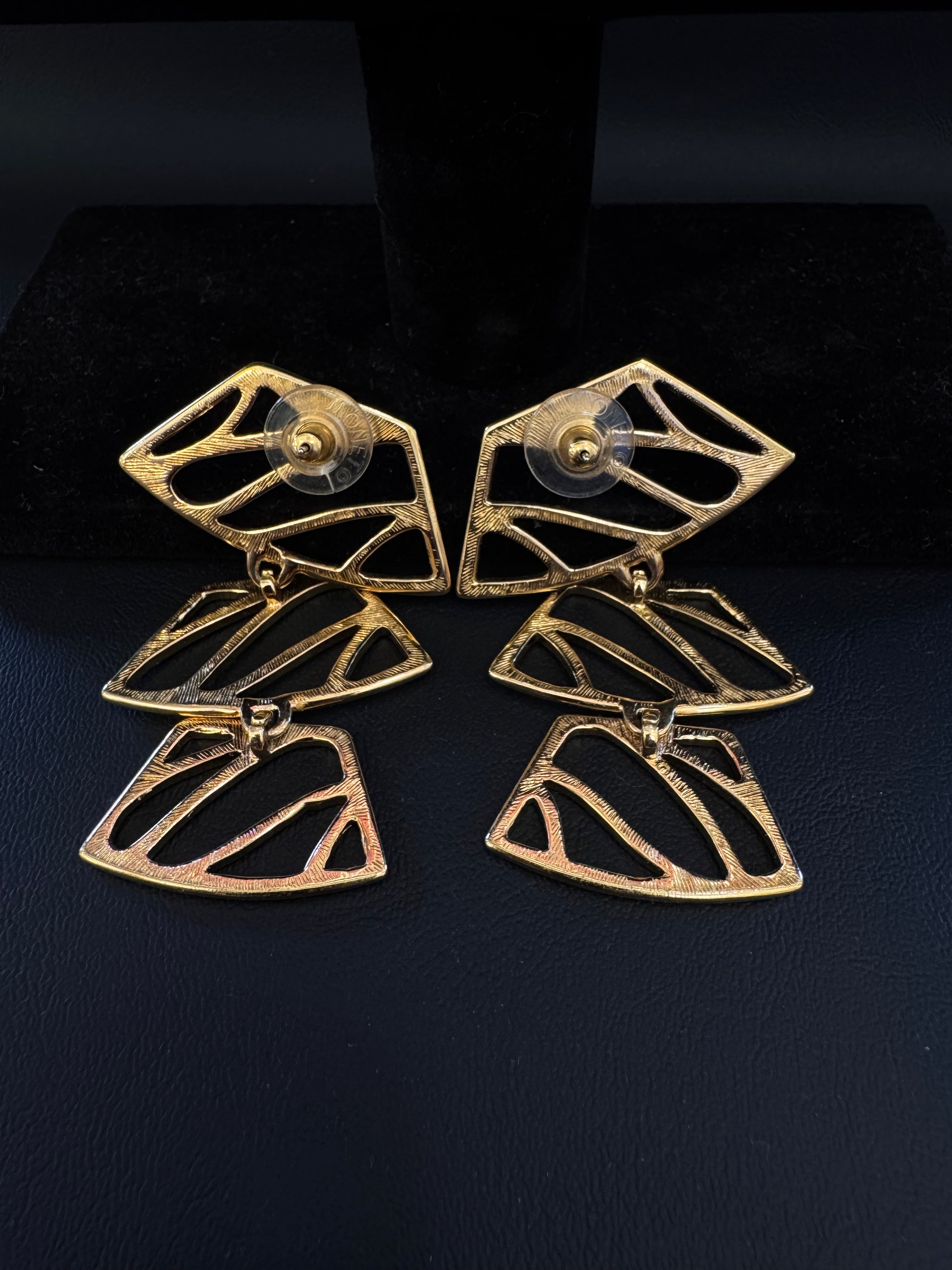 Vintage 80s Gold-Tone Tiered Fan Dangle Earrings