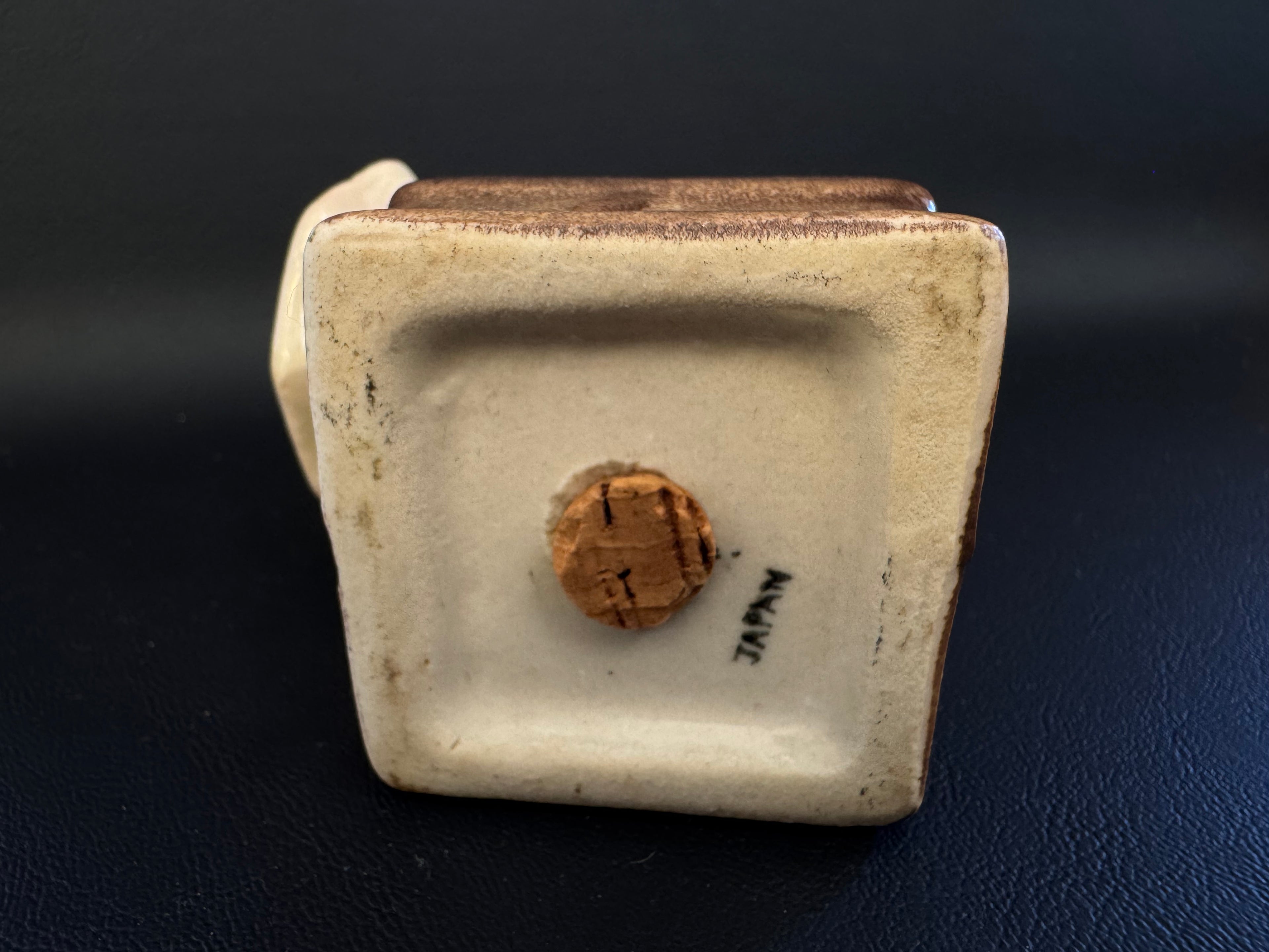 Ceramic gramophone (phonograph)