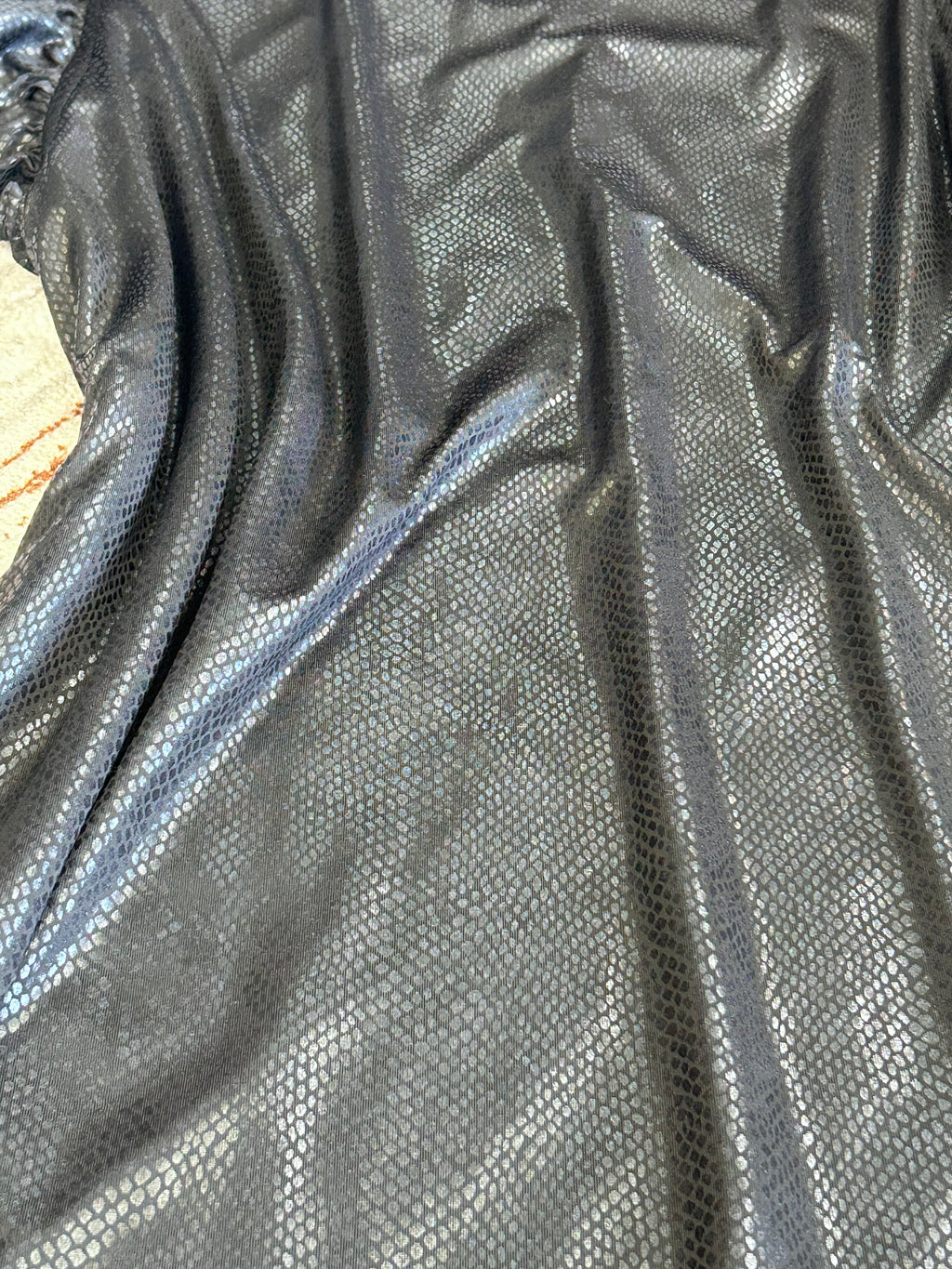 TCEC Metallic Snakeskin Ruffle Sleeve Mini Dress - Black/Silver - Large