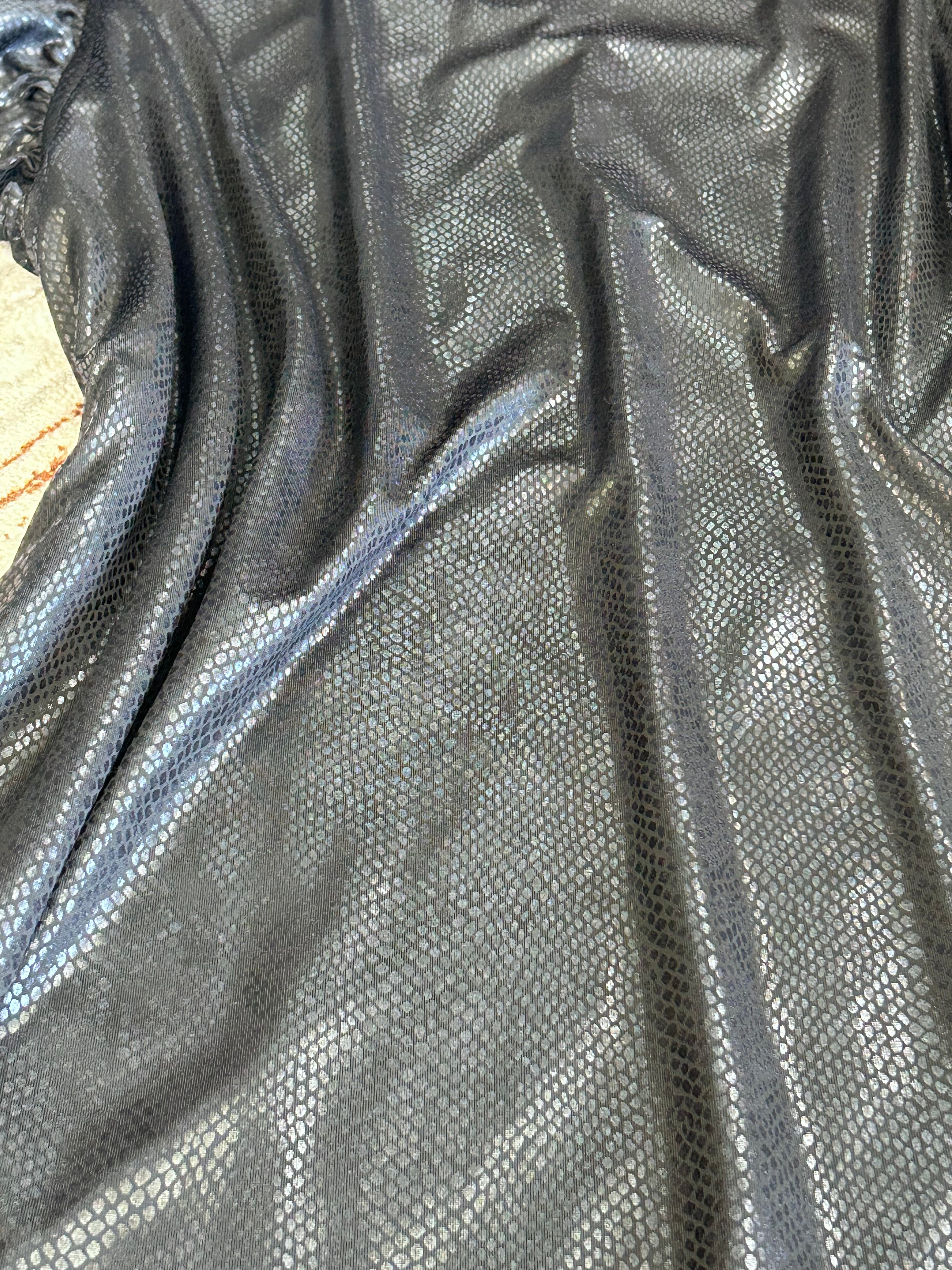 TCEC Metallic Snakeskin Ruffle Sleeve Mini Dress - Black/Silver - Large