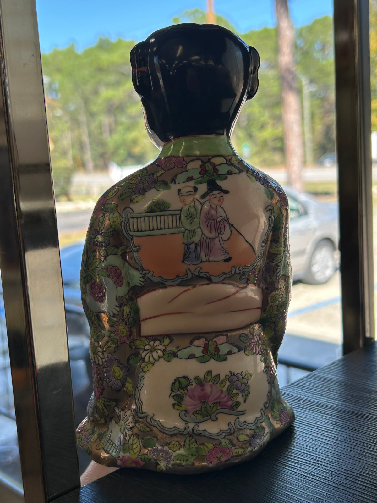 Chinese porcelain Famille Rose shelf-sitter figurines